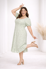 Plus Size Green Floral Midi Dress with Sweetheart Neck & Ruffle Hem