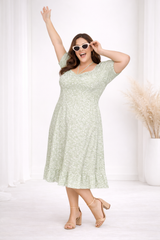 Plus Size Green Floral Midi Dress with Sweetheart Neck & Ruffle Hem