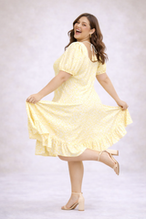 Plus Size Yellow Floral Midi Dress with Sweetheart Neck & Ruffle Hem