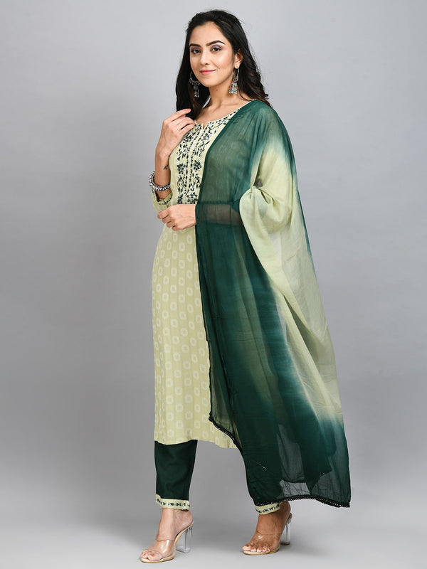 Plus Size Women Green Embroidered Kurta Set with Dupatta
